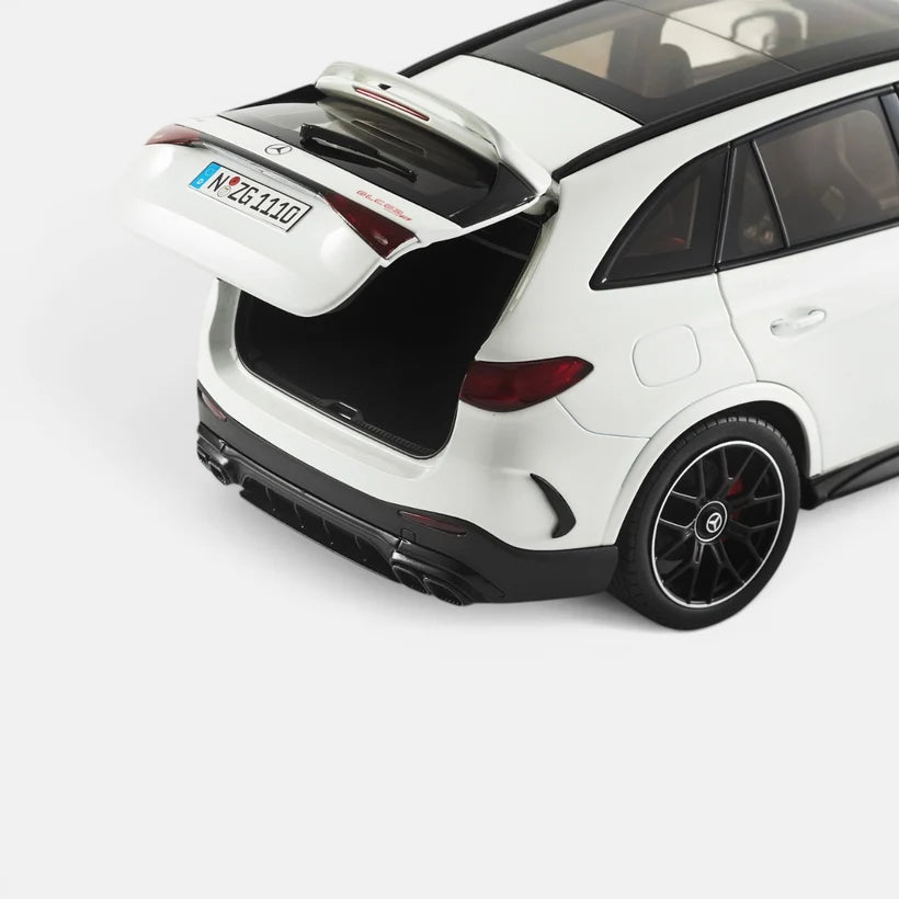 Mercedes-AMG GLC 63 Opalith White - 111000040