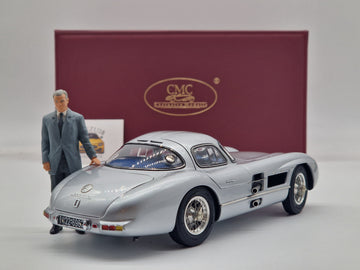 Mercedes-Benz 300 SLR Coupé, 1955, blaues Interieur mit Figur Rudolf Uhlenhaut