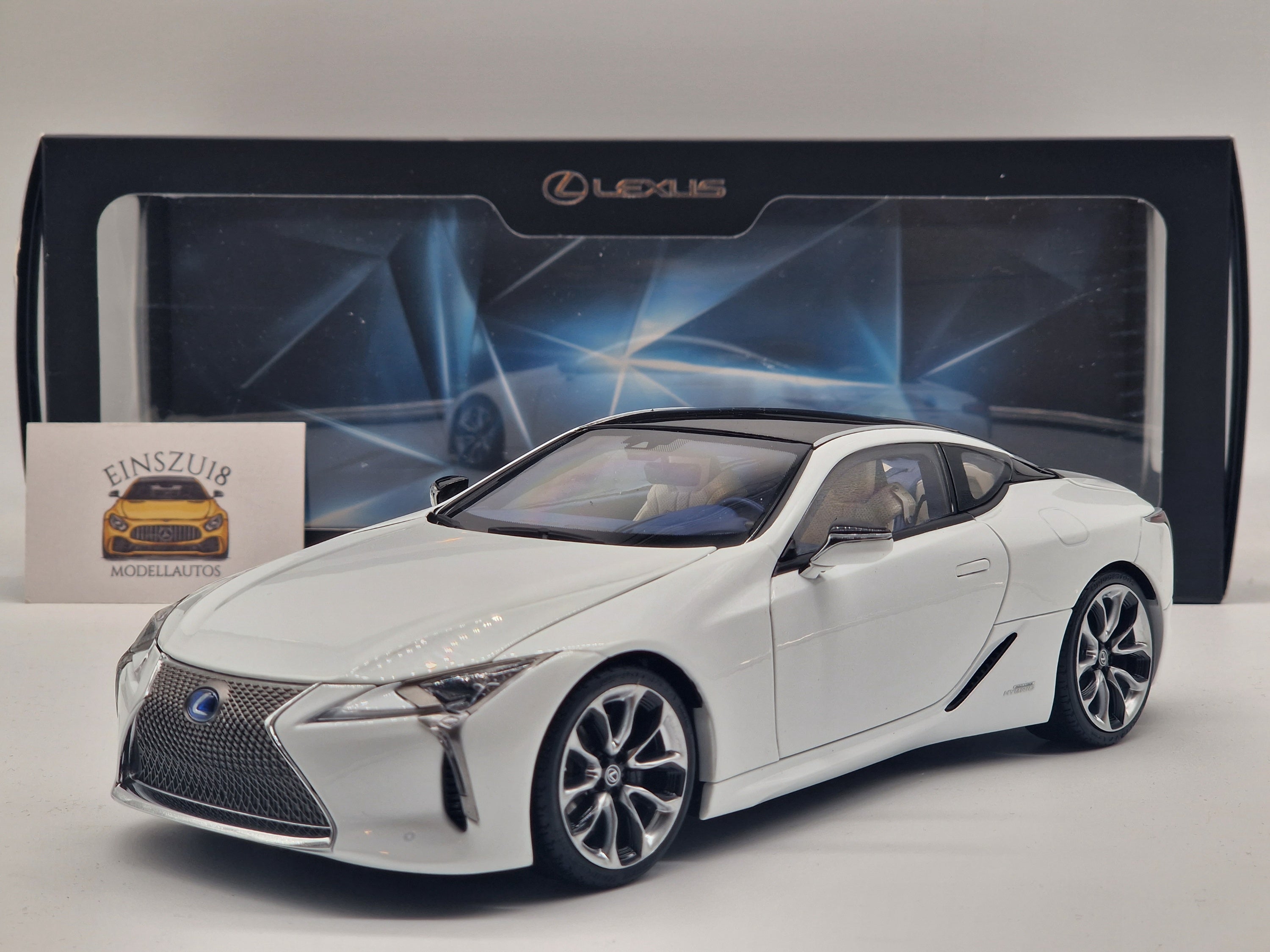 Toyota Lexus LC500h Hybrid Summer Bright White (Dealer Edition)