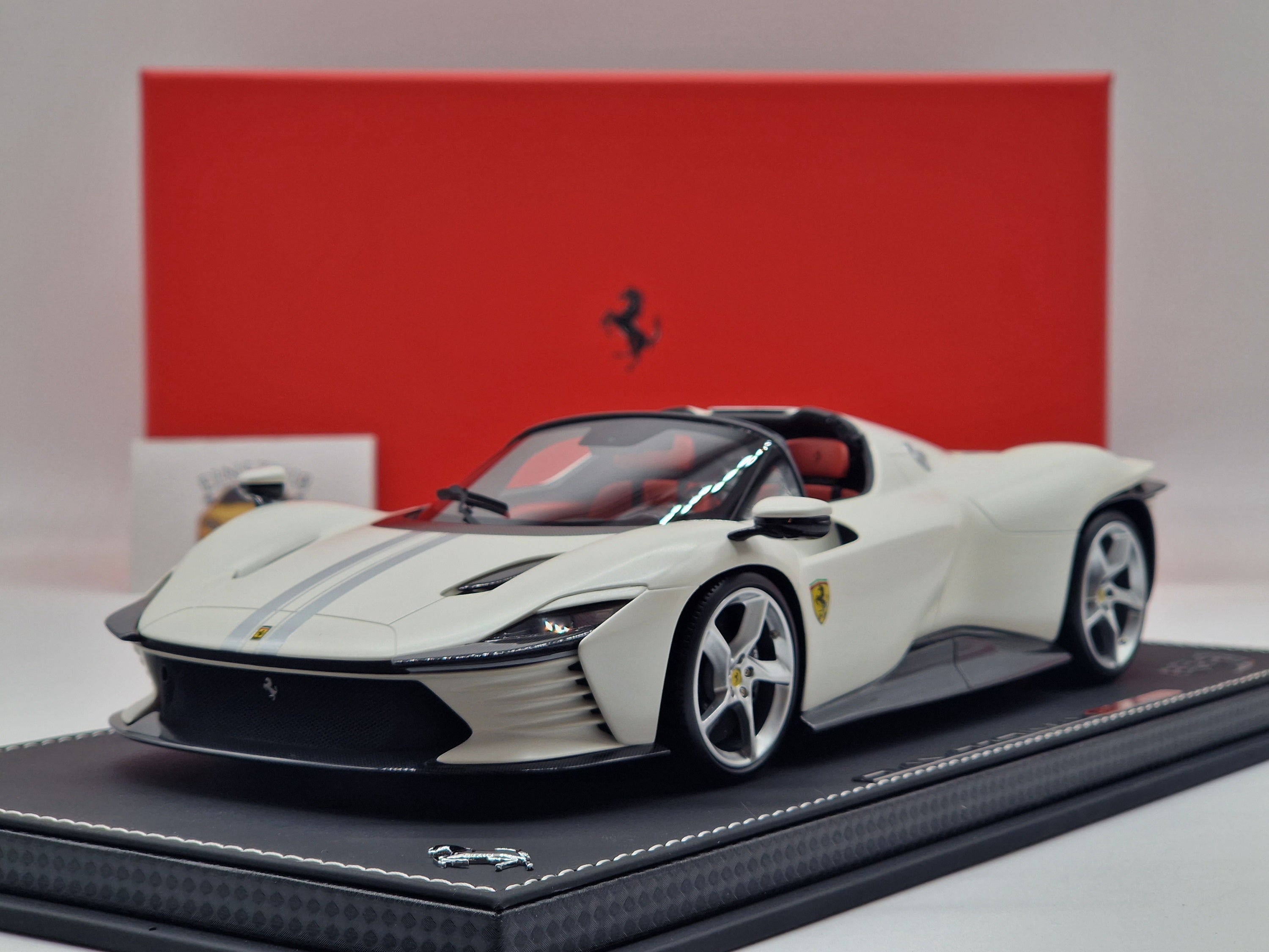 Ferrari Daytona SP3 Icona Series Matt Metallic Italian White