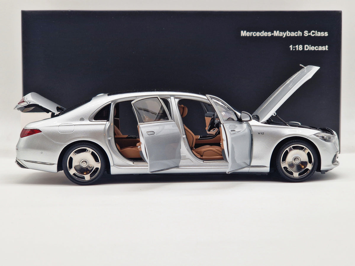 Mercedes-Benz Maybach S-Klasse S680 2021 Silver