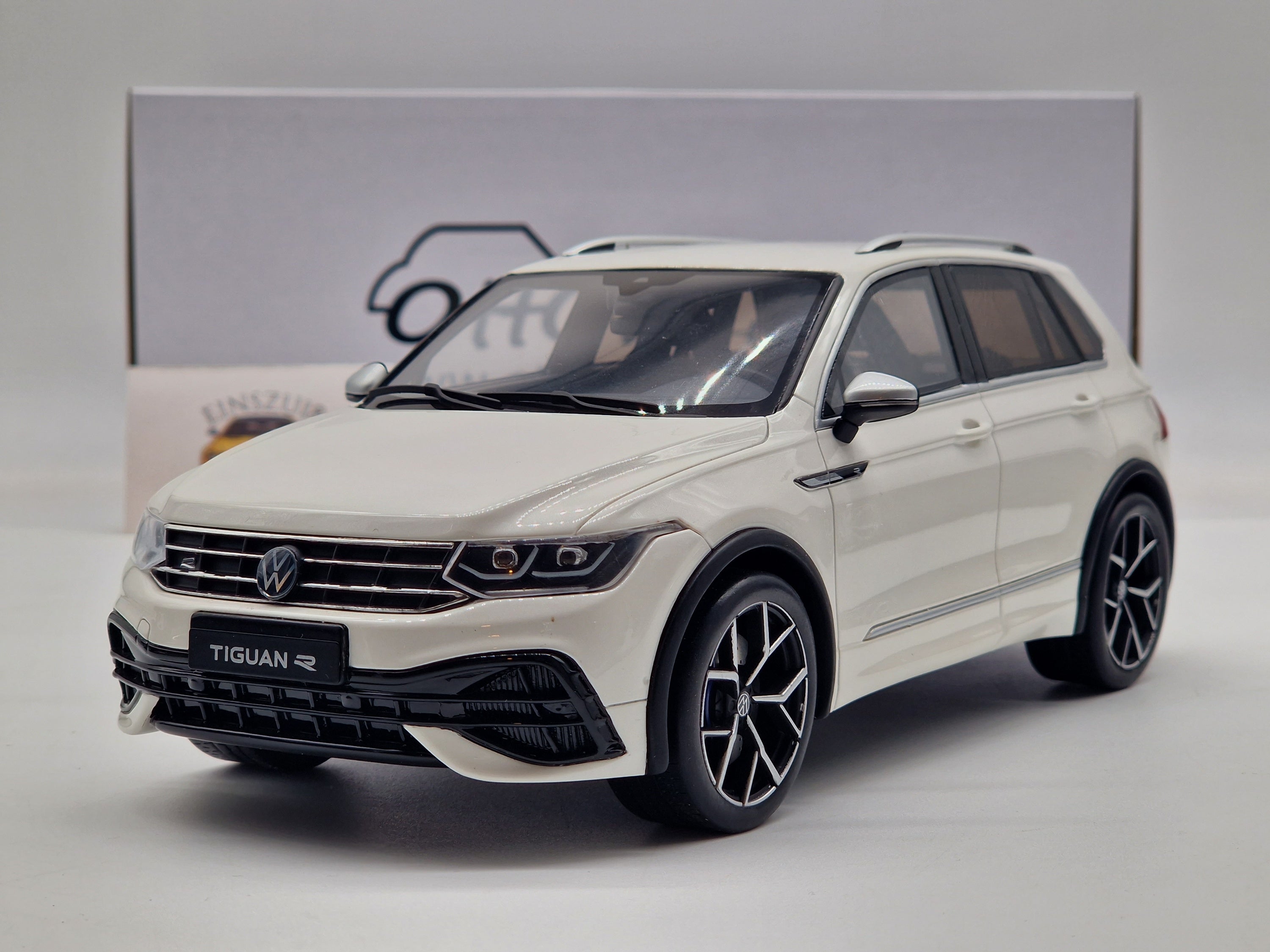 VW Volkswagen Tiguan R 2021 White (Dealer Edition)