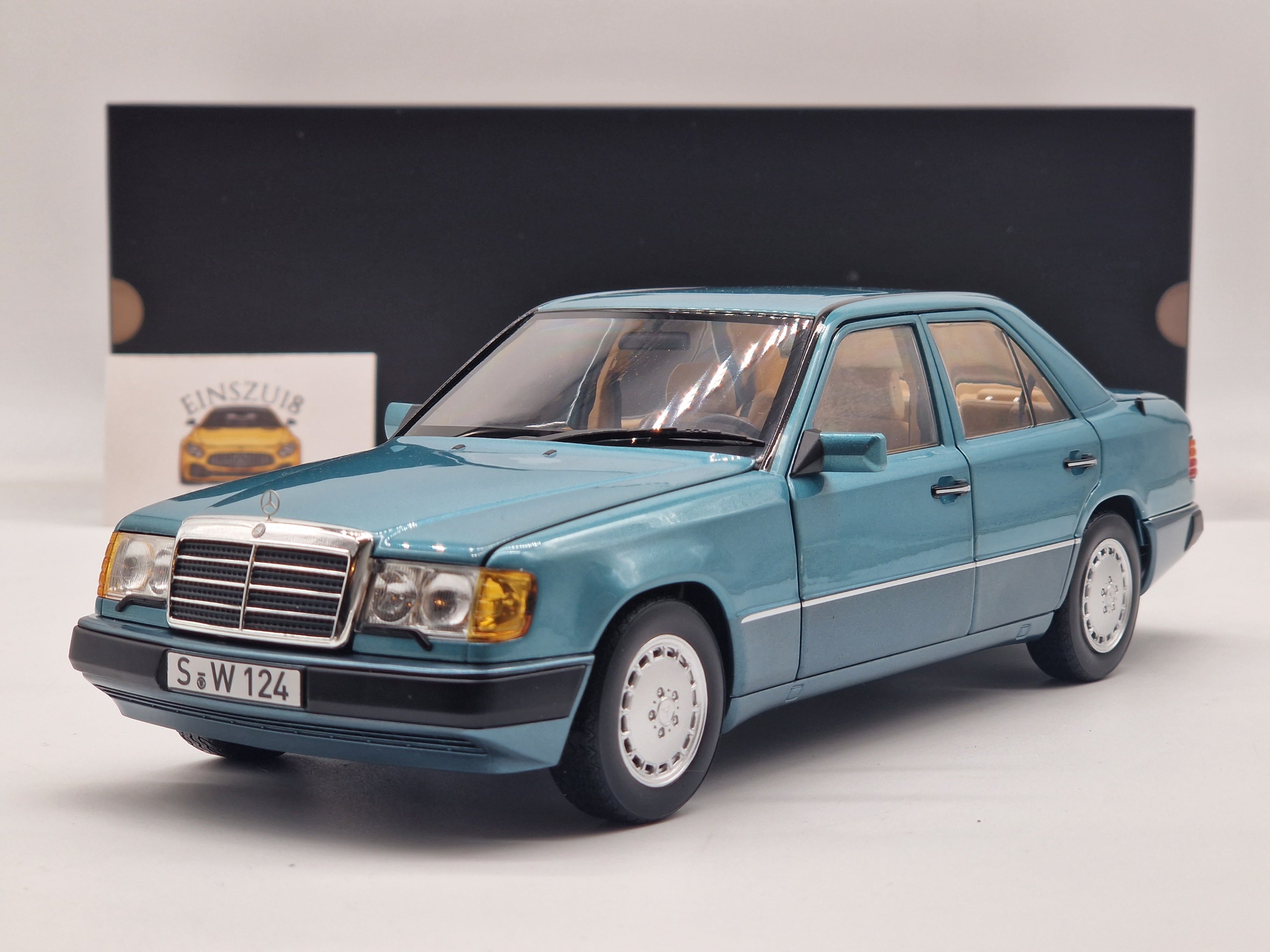 Mercedes-Benz 230E W124 1989 Limousine Beryll Blau Metallic (Dealer Edition)