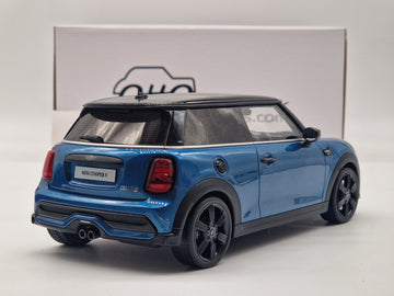 Mini Cooper S 2021 Island Blue + White Stripes