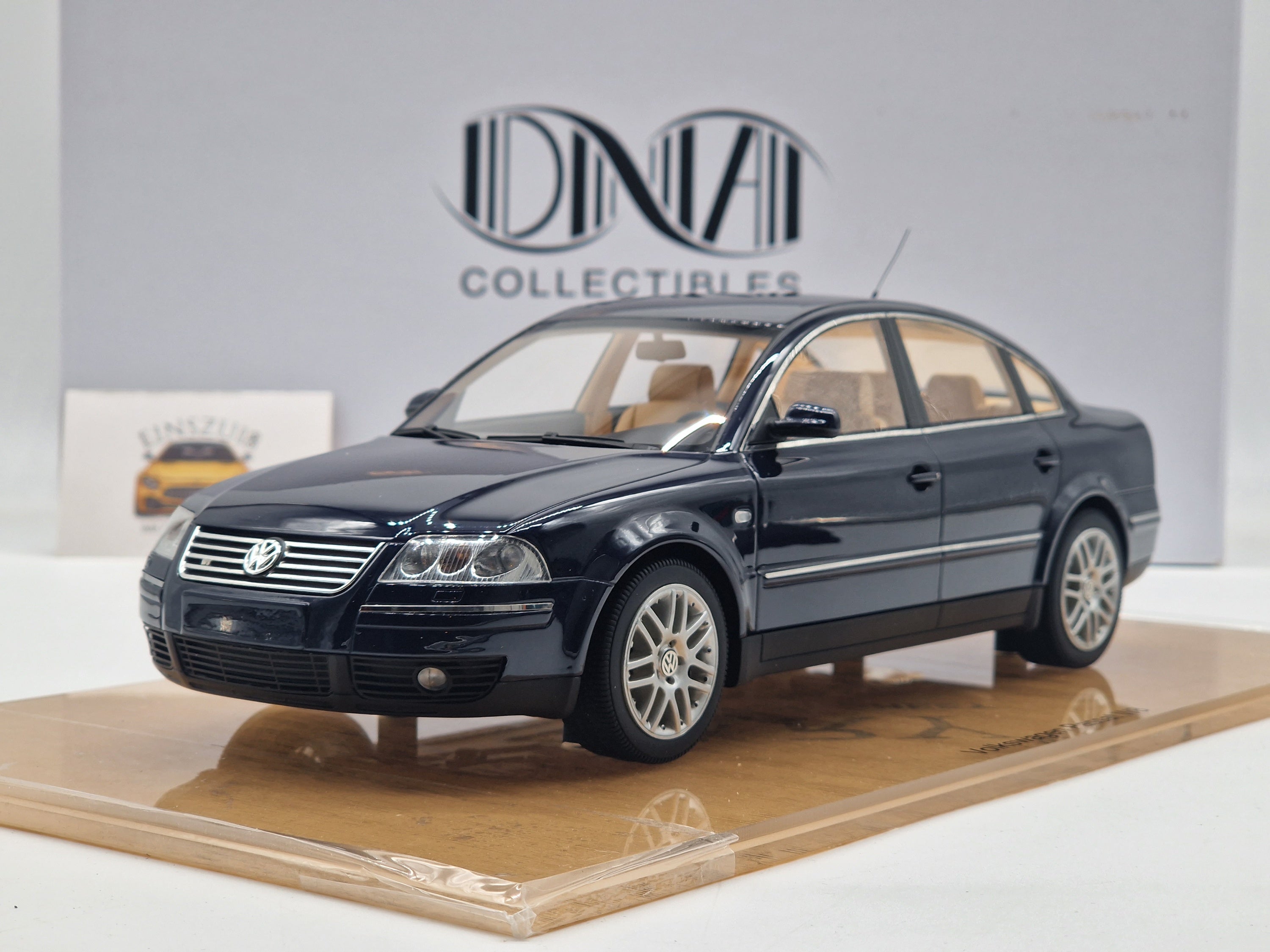 Volkswagen Passat W8 Limousine 2001 Indigo Blue
