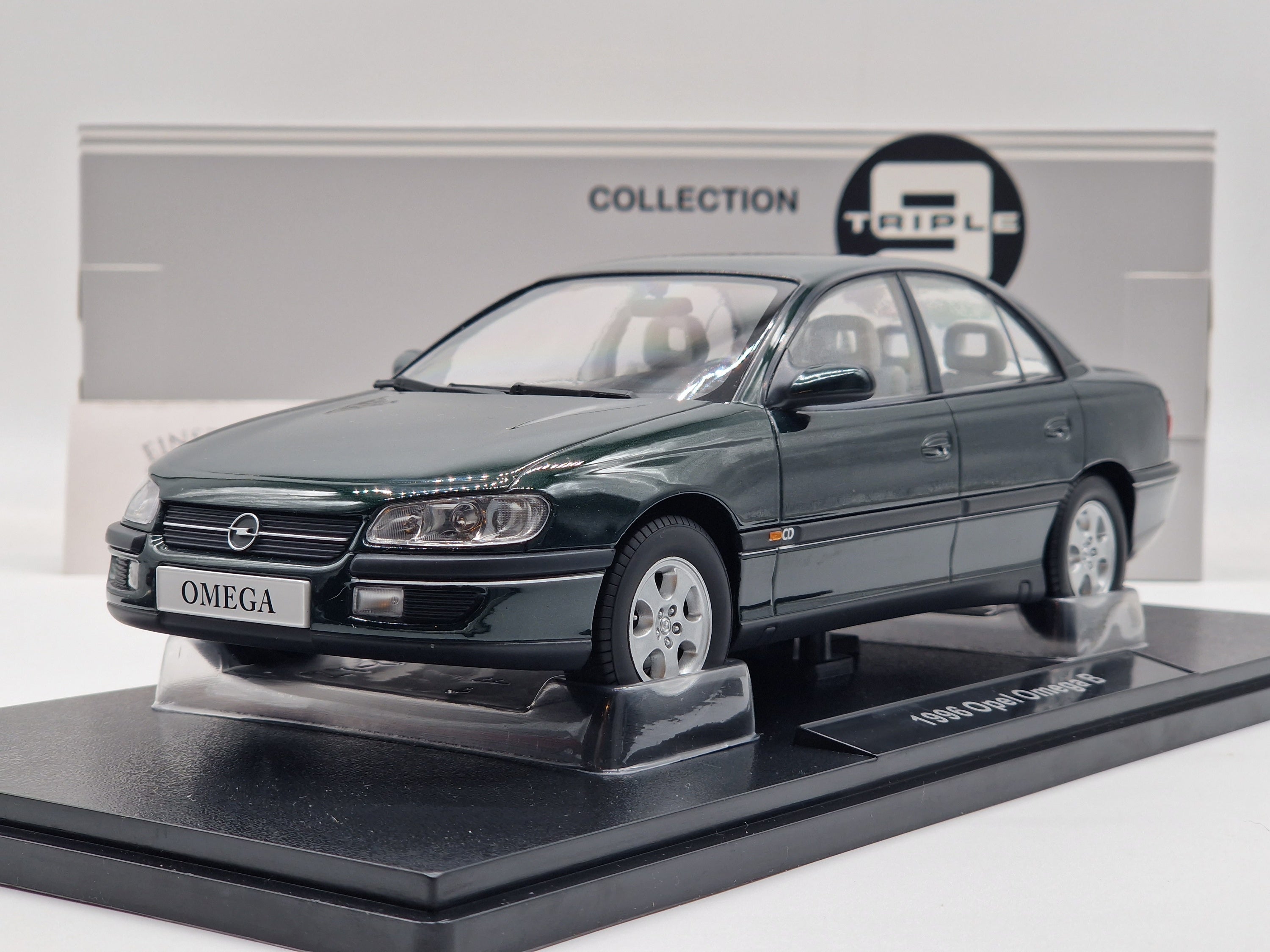 Opel Omega B 1996 Jungle Green