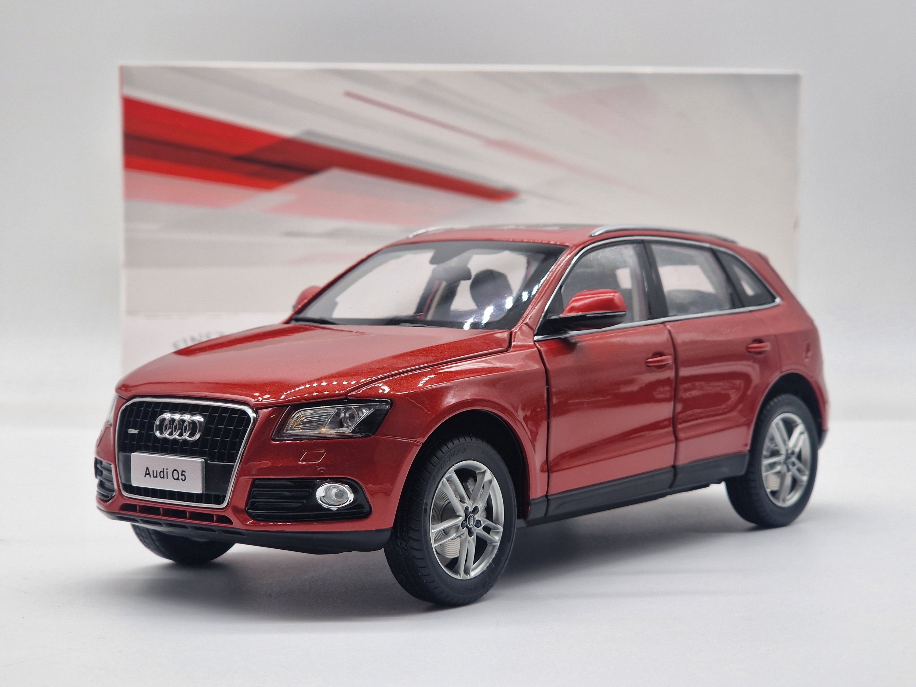 Audi Q5 8R 40 TFSI 2015 Red (Asia Exclusive)