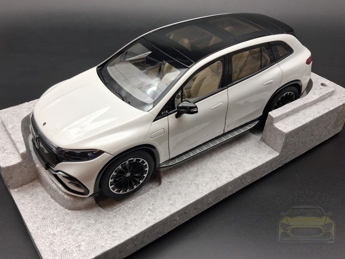 Mercedes-Benz EQS SUV AMG Line (X296)- Manufaktur Diamantweiss Bright