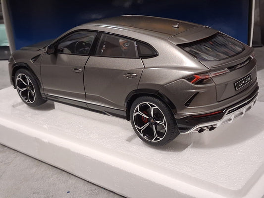 Lamborghini Urus (Grigio Titans) - 79164