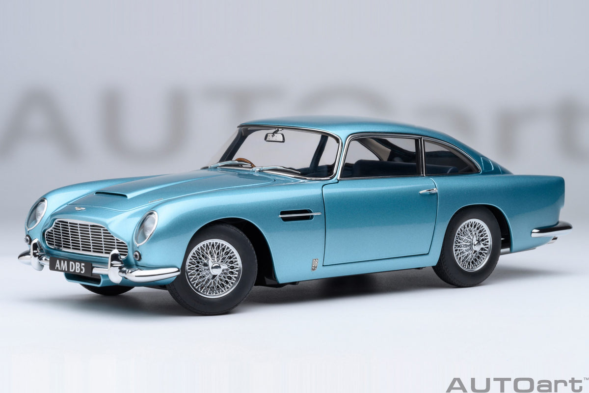 AUTOart 1:18 Aston Martin DB5 1964 Caribbean Pearl / Blue