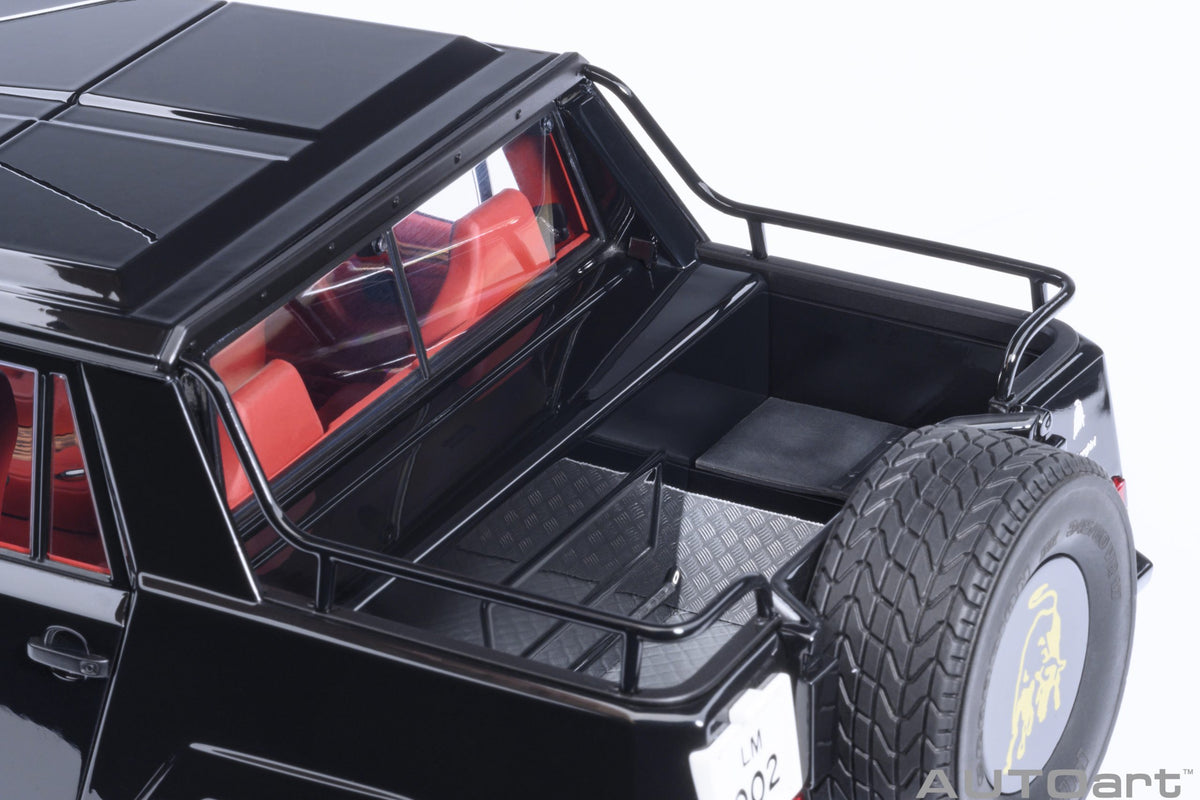 Lamborghini LM002 (Nero Tenebre) - 74550