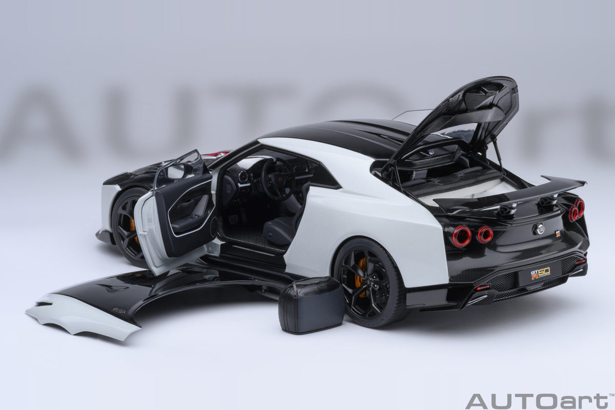 Nissan GT-R50 by Italdesign Metallic White / Black