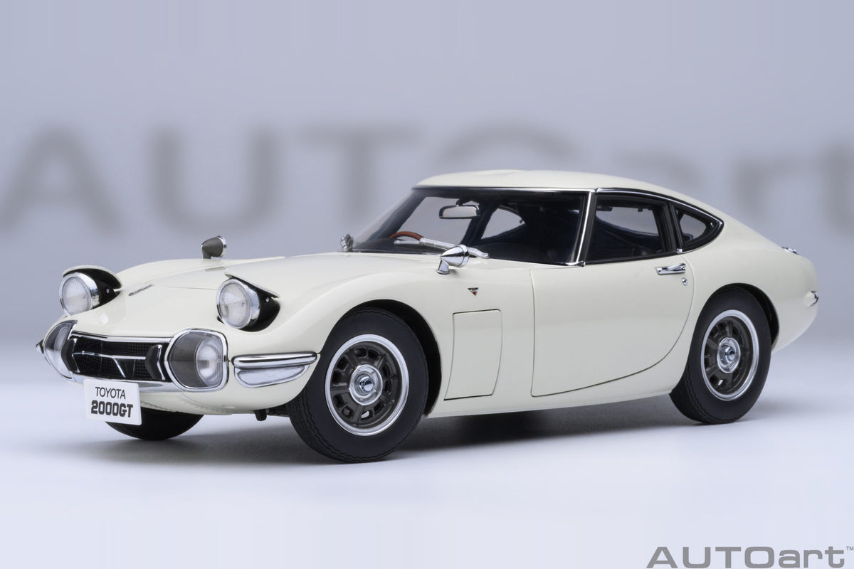 AUTOart 1:18 Toyota 2000GT white) 1967