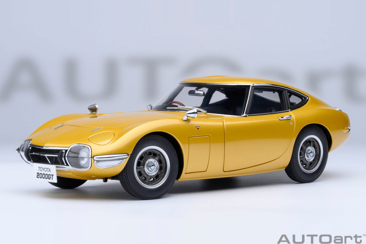 AUTOart 1:18 Toyota 2000GT gold) 1967