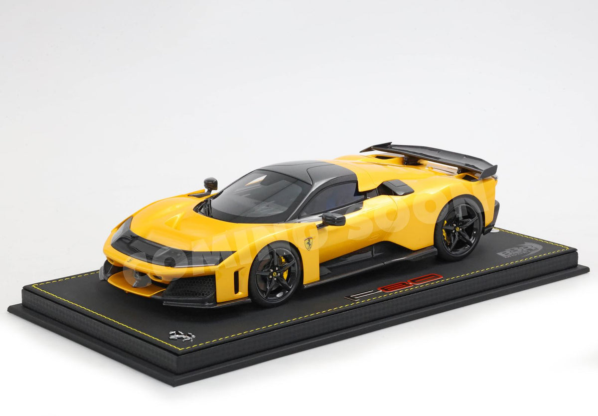 1:18 Ferrari F80 metal diecast full open Giallo Tristrato with carbon wheels and wing - LUXURY PACK - BASE AND CASE INCLUDED - HE180054B1DIE