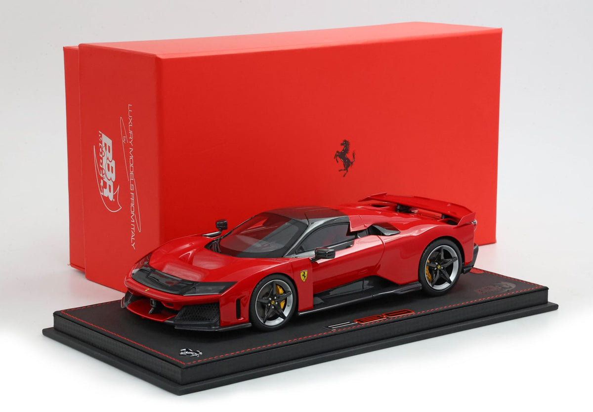 Ferrari F80 Carbon Optional Rosso Corsa / Bicolor Wheels P18253A1