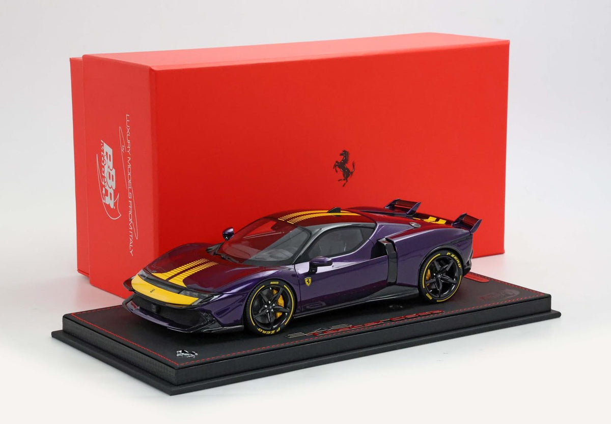 1:18 Ferrari 849 Testarossa Assetto Fiorano Viola Hong Kong e striscia gialla - P18276E