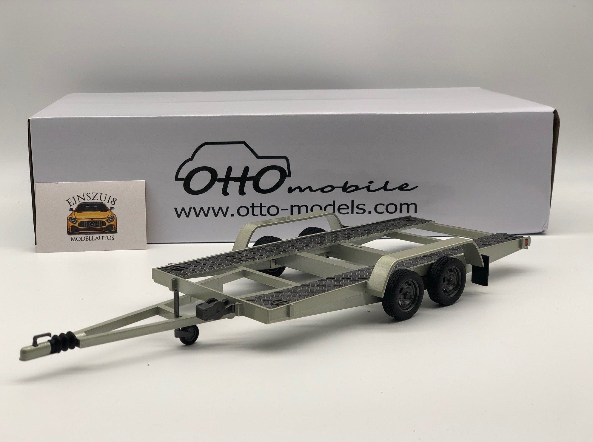 Autotransportanhänger / Trailer für 1:18 Modellautos