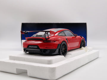 Porsche 911 (991.2) GT2 RS Weissach Package Guards Red