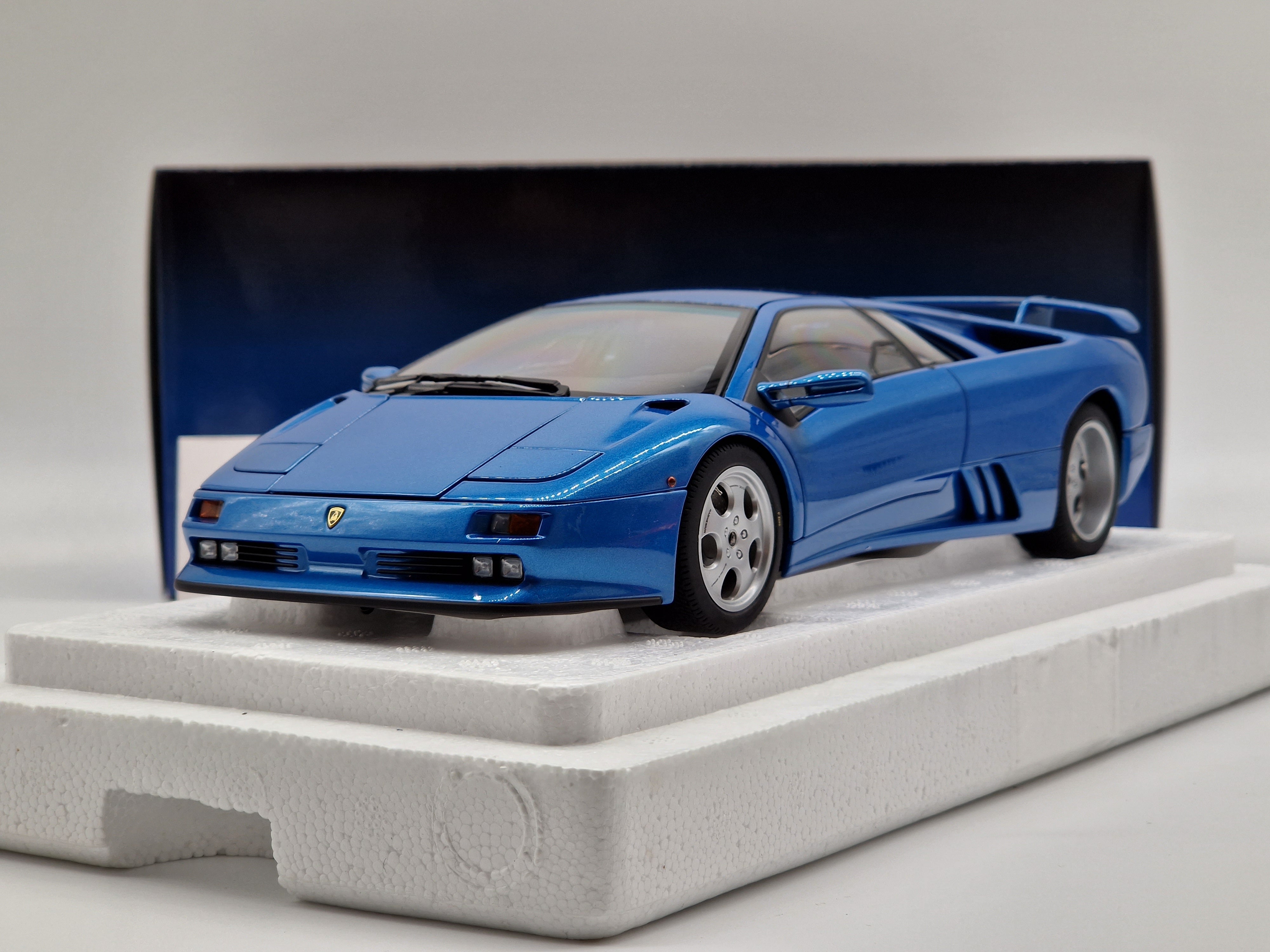 Lamborghini Diablo SE30 30th Anniversary Edition Blu Sirena