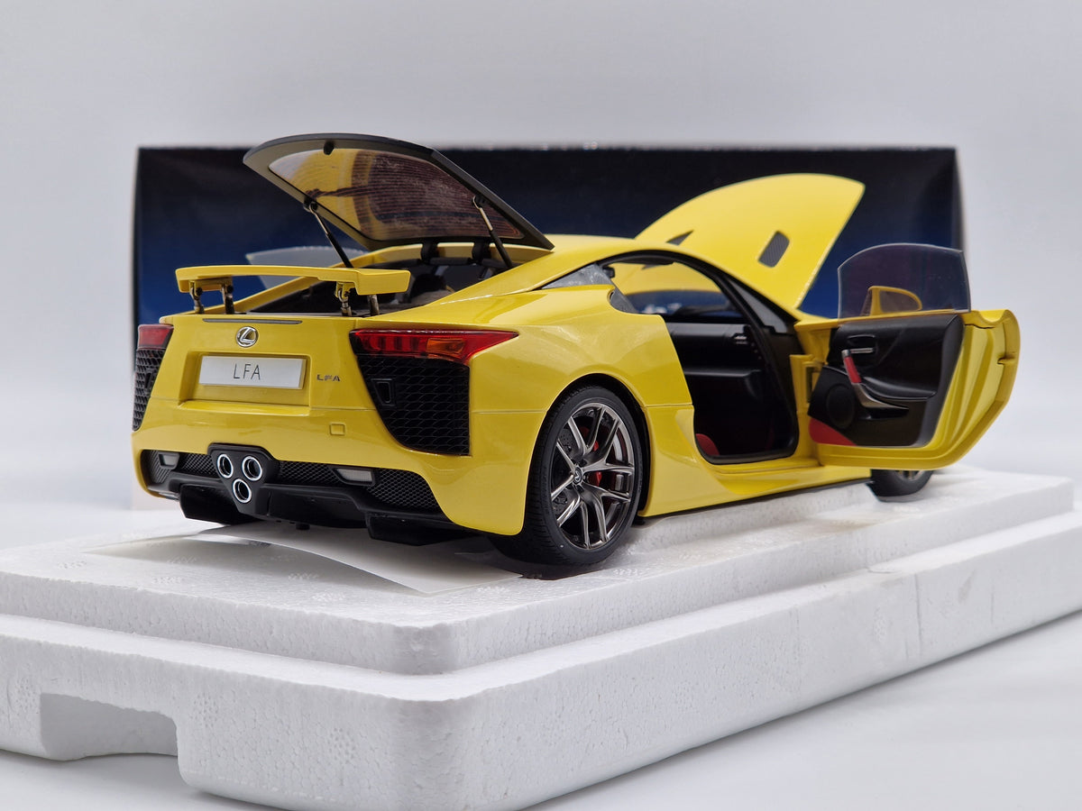 Lexus LFA 2010 Pearl Yellow