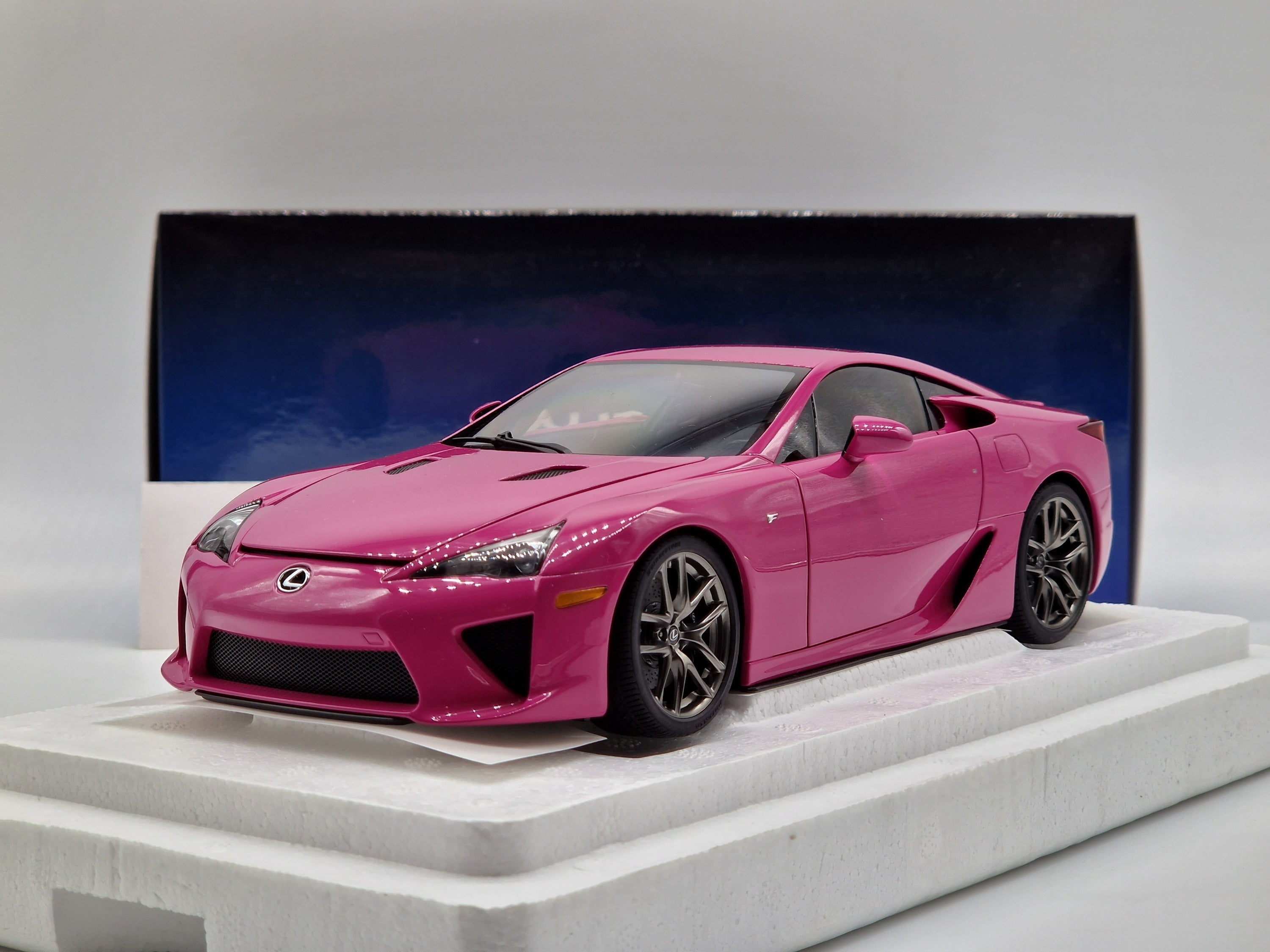 Lexus LFA 2010 (passionate pink)