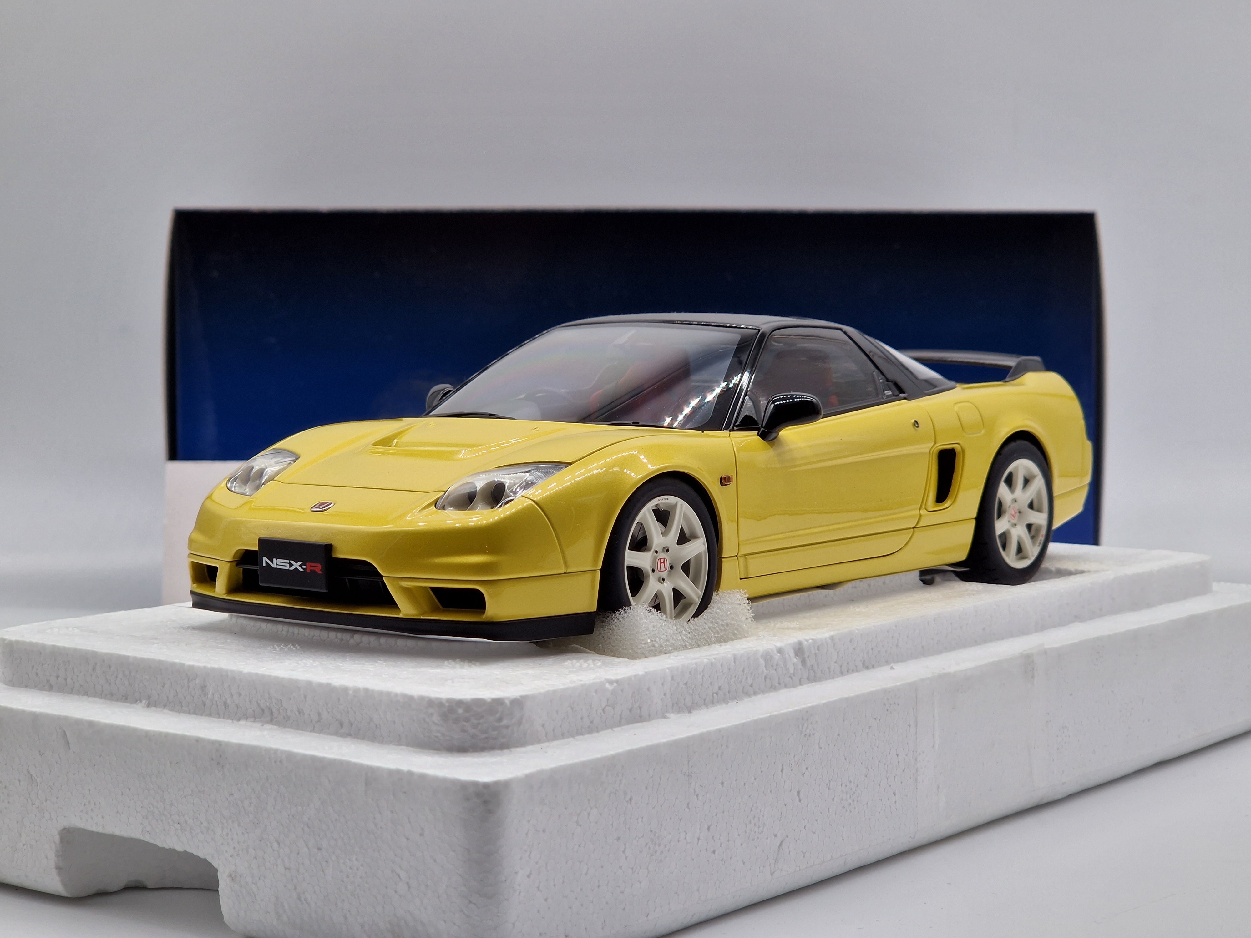 Honda NSX-R (NA2) Indy Yellow Pearl