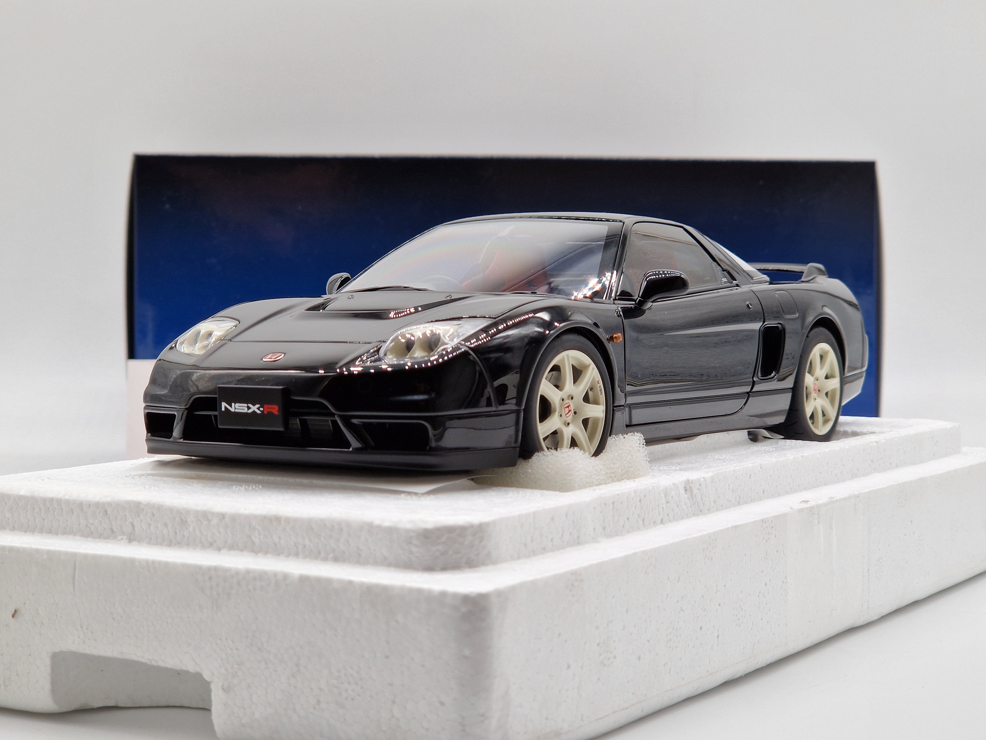 Honda NSX-R (NA2) Berlina Black