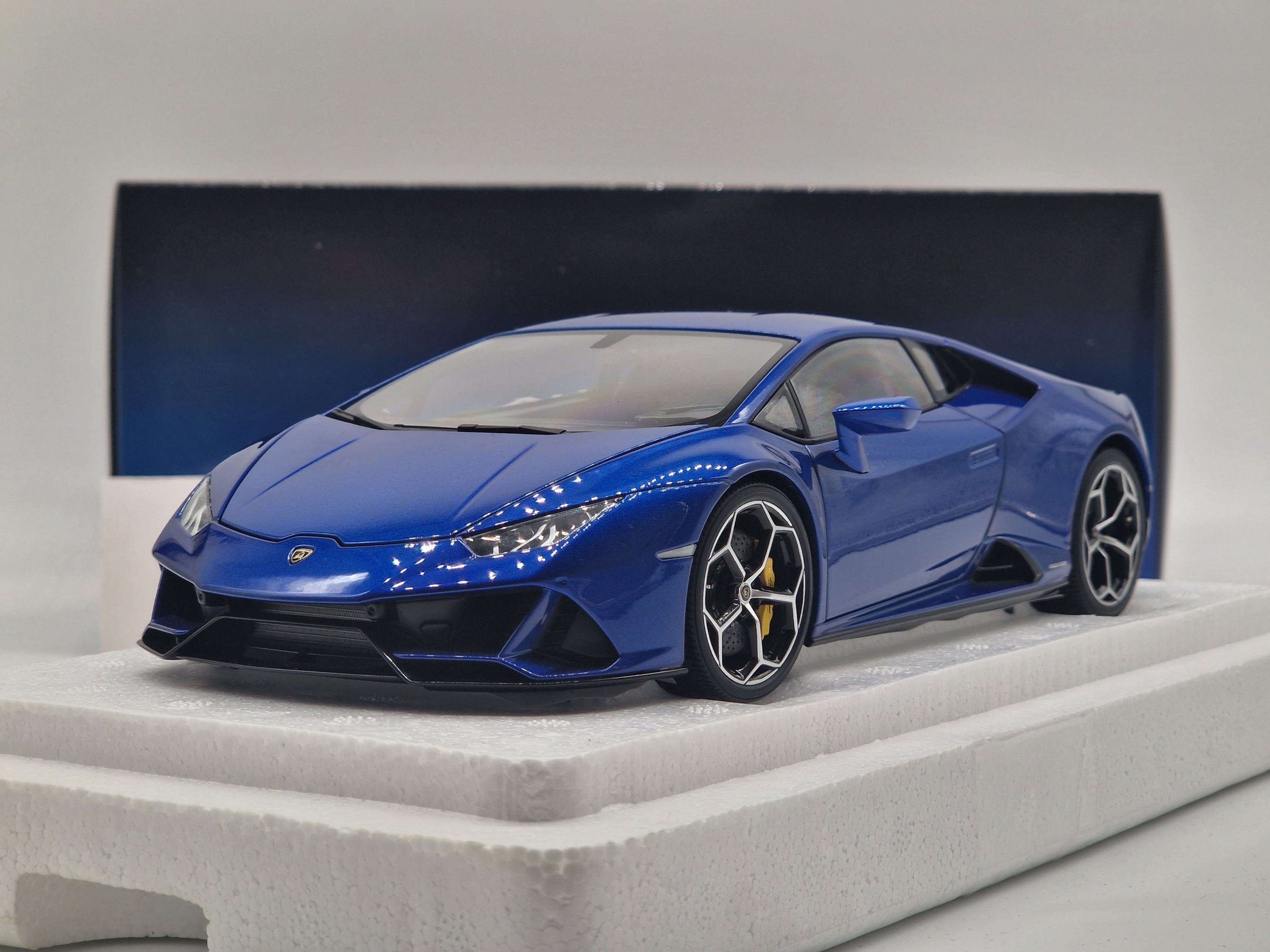 Lamborghini Huracan Evo Blu Nethuns