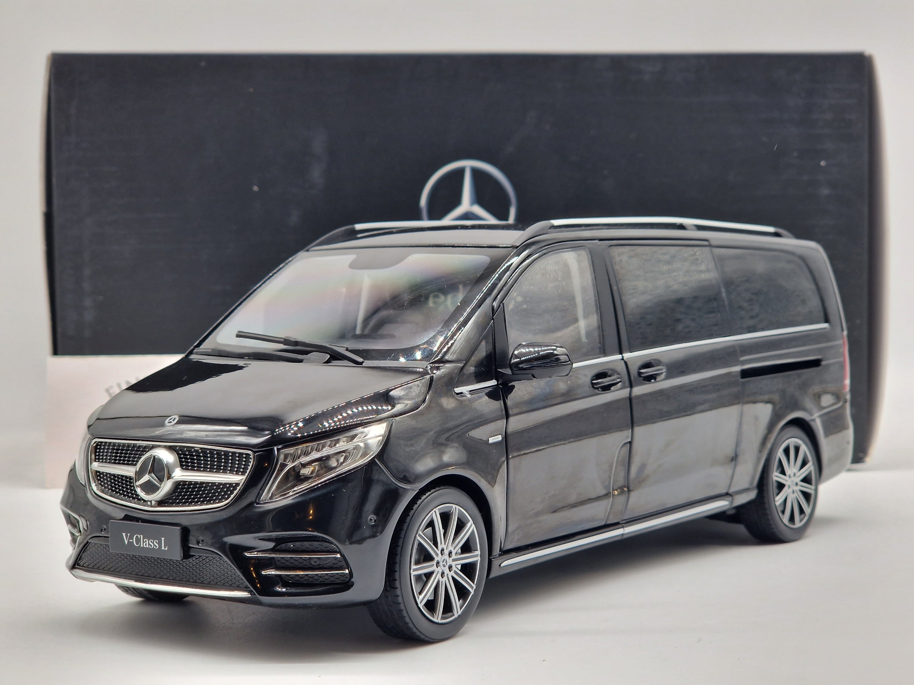 Mercedes V-Klasse V260L Luxury-Line Black