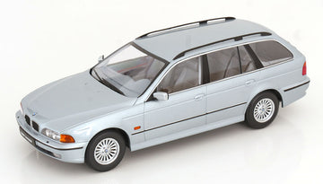 BMW 5-series Touring E39 (1998) - Arctic Silver 1800390