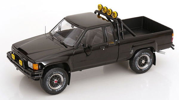 Toyota Truck Xtra Cab 4x4 (Hilux) - black - KKDC181565