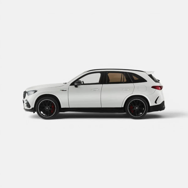 Mercedes-AMG GLC 63 Opalith White - 111000040