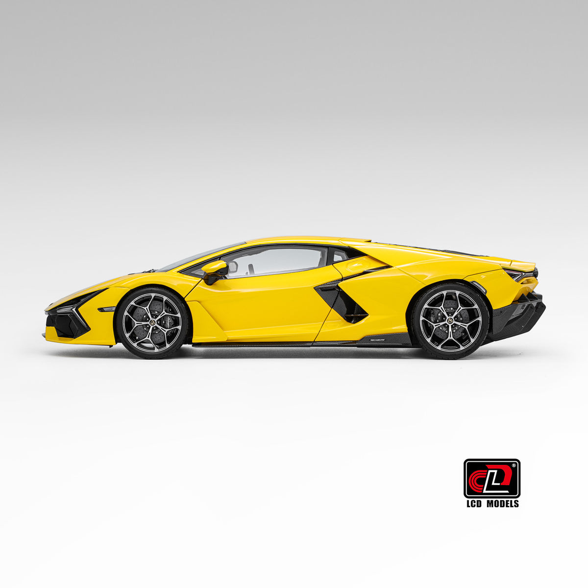 1:18 LCD Models - 2023 Lamborghini Revuelto Hybrid Yellow LCD18026-YE