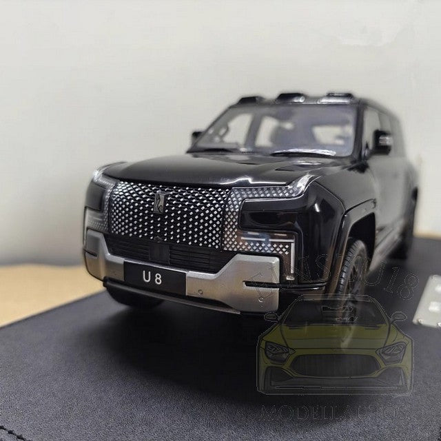 BYD Yangwang U8 Schwarz