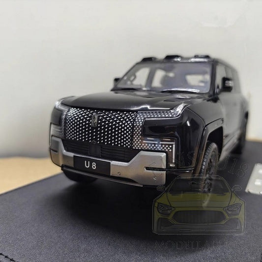 BYD Yangwang U8 Schwarz