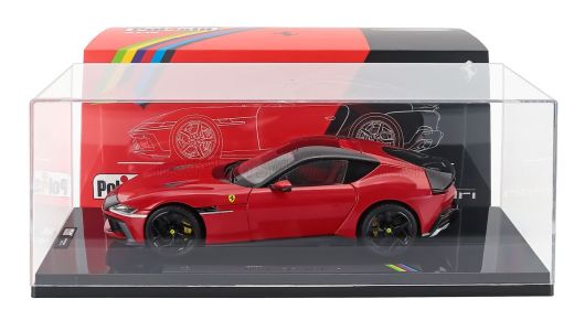 Ferrari 12Cilindri 2024 - Rosso Corsa (Red) mit Vitrine/ with Display Case 18FE02010-HC