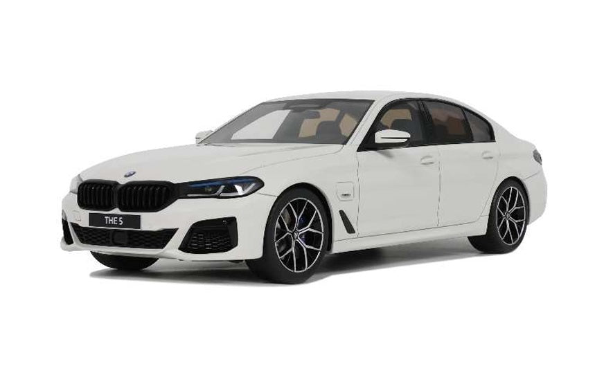 BMW 545e xDrive Saloon 2023 M Sport Alpine White III