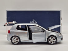 Lade das Bild in den Galerie-Viewer, VW Golf GTI Pirelli 2007 Silver
