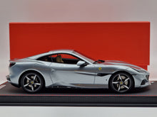 Lade das Bild in den Galerie-Viewer, Ferrari Portofino M Spider Tetto Chiuso Grigio Titanio
