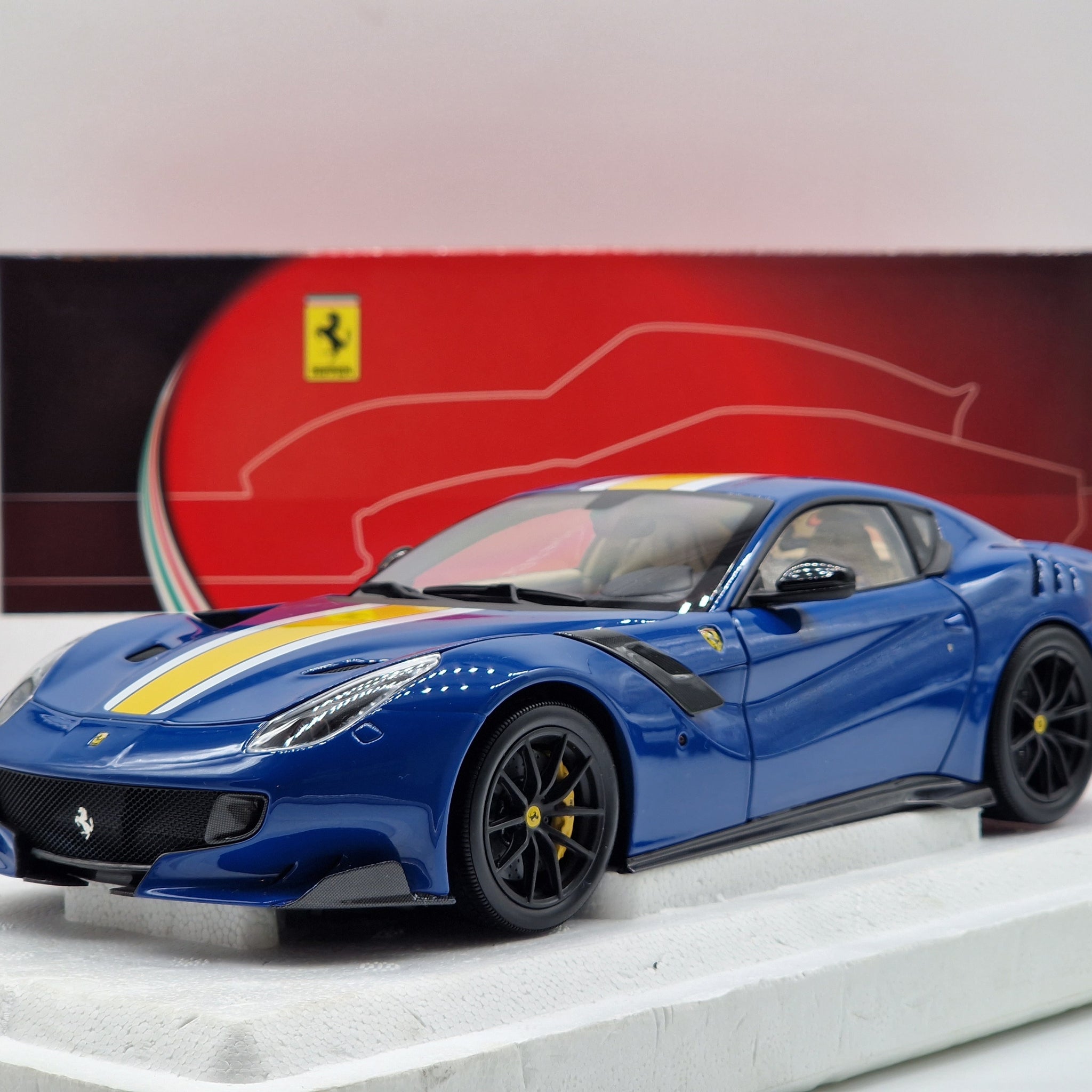 Ferrari F12 TDF Azzurro Dino