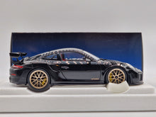 Lade das Bild in den Galerie-Viewer, Porsche 911 (991.2) GT2 RS Weissach Package Black
