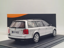 Lade das Bild in den Galerie-Viewer, Volkswagen Passat V6 TDI 4Motion Variant B5 Reflex Silver Metallic
