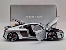Lade das Bild in den Galerie-Viewer, Audi R8 Coupé Silver
