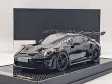 Lade das Bild in den Galerie-Viewer, Porsche 911 992 GT3 RS Black
