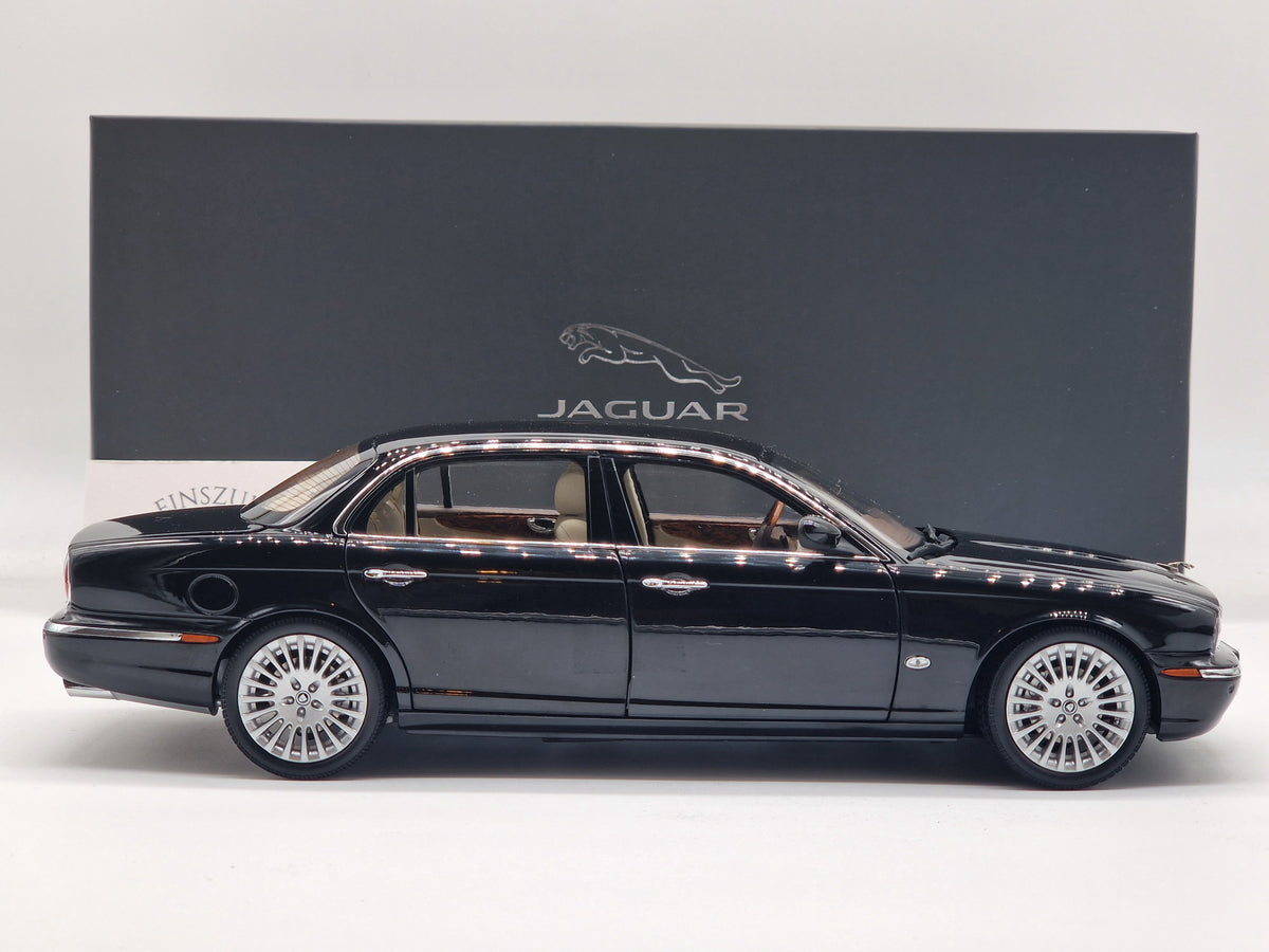 Jaguar XJ6 (X350) Ebony Black