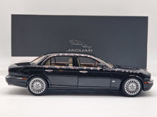 Lade das Bild in den Galerie-Viewer, Jaguar XJ6 (X350) Ebony Black
