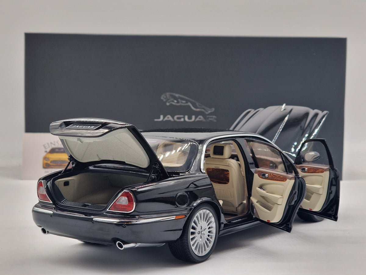 Jaguar XJ6 (X350) Ebony Black