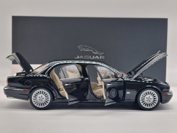 Jaguar XJ6 (X350) Ebony Black