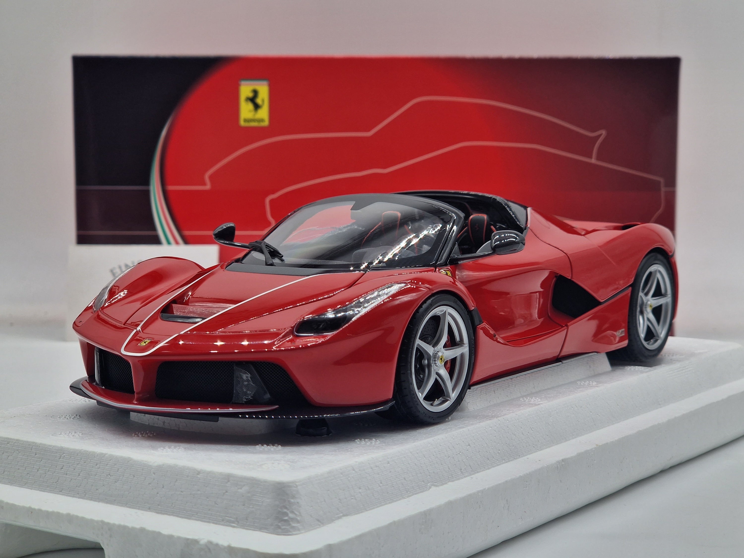 Ferrari LaFerrari Aperta Rosso Corsa 322